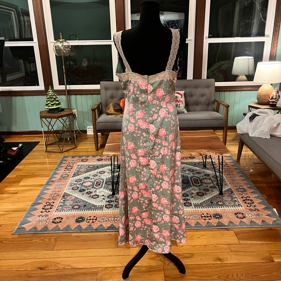 One Clothing Floral Dress with Green and Pink - Picture 4 of 5